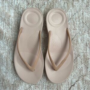 [FitFlop] Stylish Tan/ Pink-ish Flip-Flops for Women